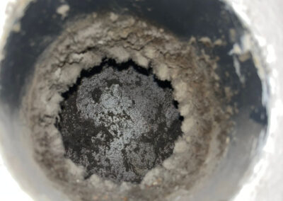 Lüftungsanlage innen vor der Reinigung